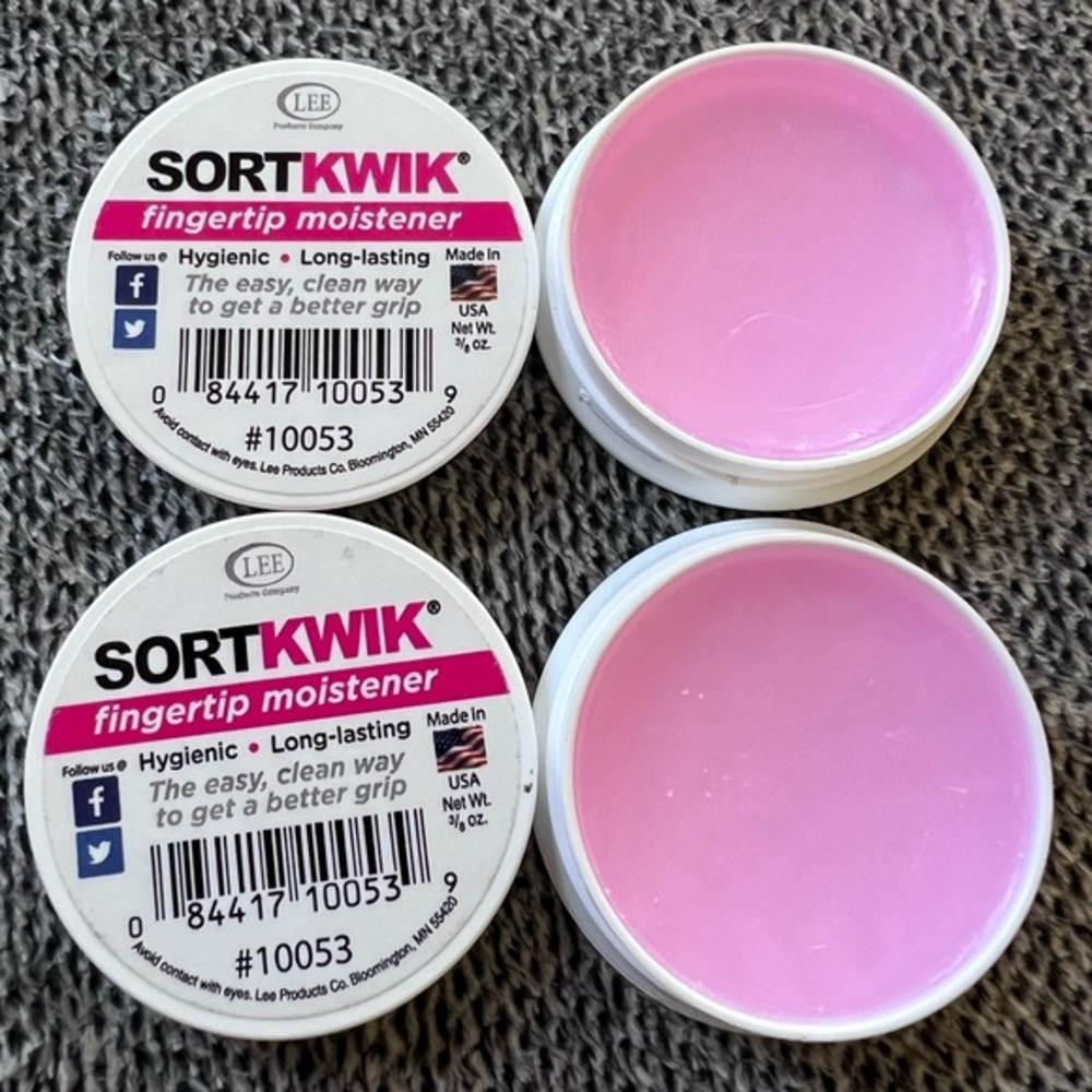 Lee Sortkwik Fingertip Moistener Pink
Quantity of 2